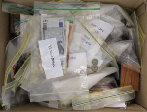 Box containing Australia KGVI & QEII ½d & 1d sorted by year, USA and GB in bags, World traveller's banknotes and change, Commonwealth Bank Money box, Seiko watch in box etc. condition varied, Weighs 10kg+. (100s)