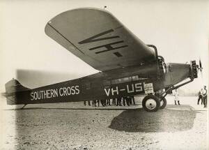 AUSTRALIAN AVIATION PHOTOGRAPHS: Collection of action shots of aeroplanes from different eras, including Kingsford Smith's "Southern Cross" (11). Originals & reprints. VG condition. (Total 103).