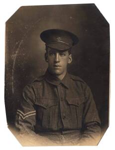 JIM JACKSON (St.Kilda, Collingwood & Hawthorn), original WW1 photograph of Jim Jackson in uniform. [Jackson played 1 game for St.Kilda in 1909; 93 games for Collingwood 1910-15 & 1920; and 75 games with Hawthorn 1921-26. When Hawthorn joined the VFL in 19