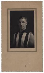 ALBERT LAUDER (Collingwood), nice photograph of Albert in his Collingwood jumper. [Played 36 games 1926-31 including 3 Premiership medals].