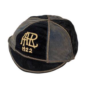 1922 AUCKLAND RUGBY LEAGUE HONOUR CAP, black & pale blue velvet, embroidered "ARL 1922", maker's label Cox's Hat Factory. Good condition.