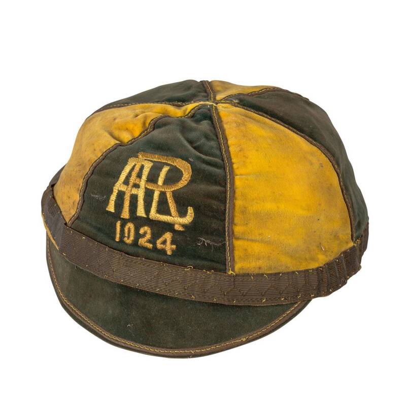 1924 AUCKLAND RUGBY LEAGUE HONOUR CAP, green & yellow velvet, embroidered "ARL 1924", maker's label Cox's Hat Factory. Fair/Good condition.