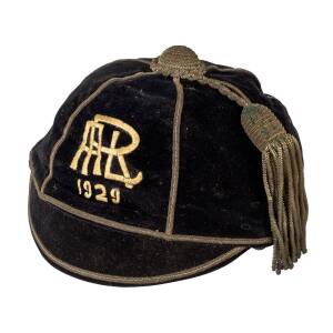 1929 AUCKLAND RUGBY LEAGUE HONOUR CAP, black velvet, embroidered "ARL 1929", maker's label Cox The Hatter. Fair/Good condition.