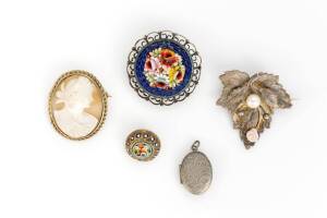  Four brooches and a silver locket, micromosaic, cameo, silver and pearl