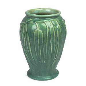 MELROSE Pottery gum leaf vase