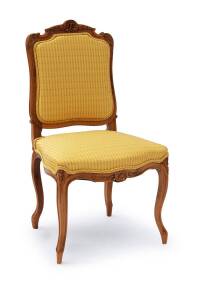 A Louis XV style chaise, 19th century