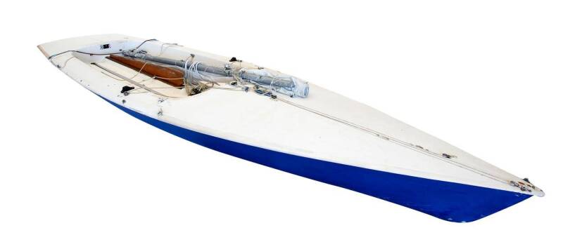 CONTENDER DINGHY, with boom & rudder, blue hull, length of boat 4.93 metres (16ft 2"), length of mast 6.5 metres (21ft 4"). Designed by Bob Miller in 1967, the original concept of this "Contender" was as a single-handed high performance sailing dinghy as