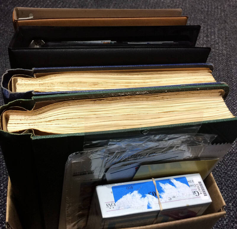 Box with a four-volume schoolboy collection with pickings, condition variable, plus unmounted Australian Decimals collection to 2008. (many 100s)