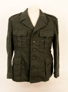 Swiss Army uniform: Grey woollen overcoat, tunic, trousers and soft cap. VG condition.