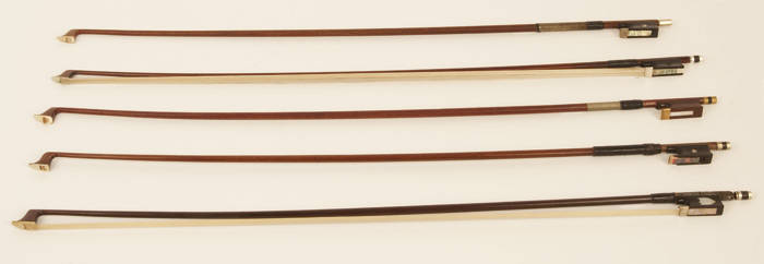 BOWS: Collection of 5 violin bows, restoration required. Mixed condition.