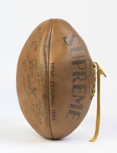 1966 GREAT BRITAIN v KIWIS, "Supreme - Rugby League International" football endorsed "Great Britain 1966" & "New Zealand 1966" with c42 signatures.