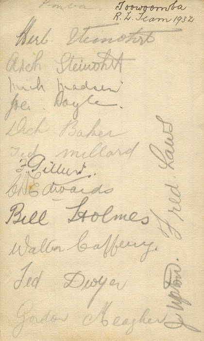 1932 TOOWOOMBA RL TEAM, autograph page with 14 pencil signatures including Herb & Arch Steinohrt & Fred Gilbert.