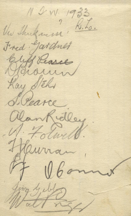 1933 NEW SOUTH WALES RL TEAM, autograph page with 12 pencil signatures including Viv Thicknesse, Fred Gardner, Frank O'Connor, Cliff Pearce & Ray Stehr.