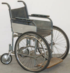 Hospital wheel chair