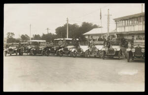 South Australia - 1918 (July 24) real photo of nine vintage cars & 28 French soldiers plus several locals at Peterborough at start of 175 mile road trip to Glenelg, manuscript caption in French on the reverse, unused. A cracker!