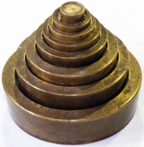 Set of weights by Avery: 1/4oz up to 2lb.