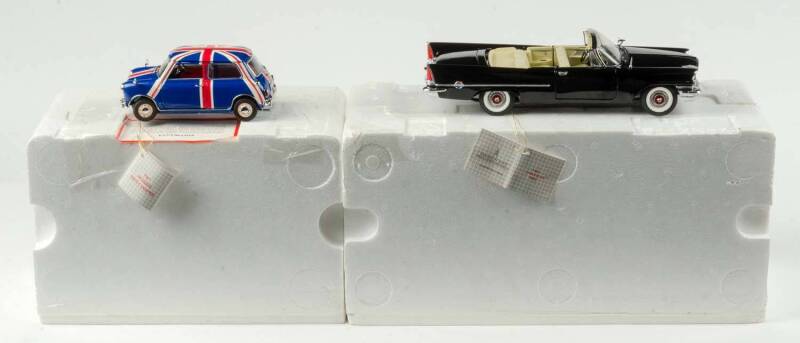 FRANKLIN MINT: 1:24 1957 Chrysler 300C. Mint in box with original accompanying papers.