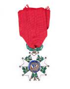 1926 Order of the Legion of Honour - Chevalier, medal (40mm) five double-ray star white with green laurel wreath between arms, green oval laurel wreath swivel suspension, central circle bearing France facing right crowned with laurel, encircled by blue en