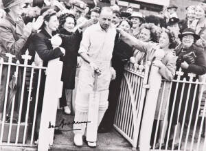 DON BRADMAN: "The Herald & Weekly Times PhotoGraphic Collection", set of 6 reprinted photographs of Don Bradman with facsimile autographs, window mounted, framed & glazed, each overall 44x39cm. Superb condition.