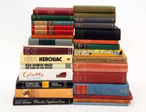NOVELS, ANTHOLOGIES, SHORT-STORIES and similar; a large collection. (100+ volumes).Mainly hard cover.