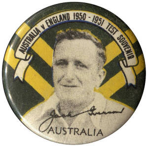 1951 Argus badges "Australia v England 1950-1951 Test Souvenir", part sets of Australian cricketers [12/15] & English cricketers [18/20]; plus "Australia 1950-1951 Cricket Series" [14/36]. Also Melbourne Cricket Club membership badge for 1935-36. Fair/G.