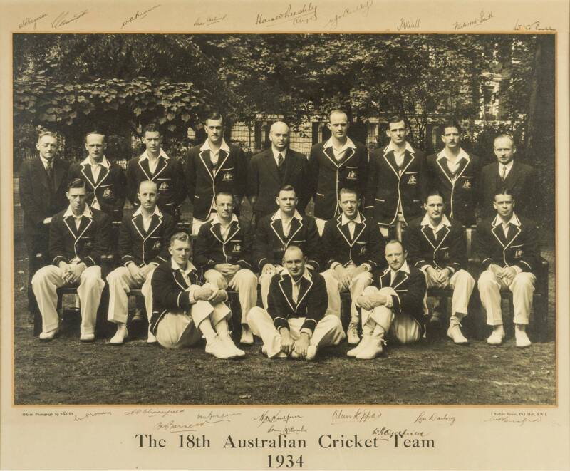 1934 AUSTRALIAN TEAM, team photograph, signed to mount by the entire team, with 19 signatures - Bill Ferguson, Clarrie Grimmett, Bill Brown, Hans Ebeling, Harold Bushby, Bill O'Reilly, Tim Wall, Chuck Fleetwood-Smith, W.C.Bull, Ern Bromley, Arthur Chipper