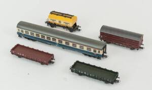 MODEL RAILWAYS: ROCO: Group of Unboxed&nbsp;Miscellaneous&nbsp;Rolling Stock of Mixed Condition. (14 items)