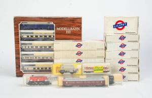 LILIPUT: Electric locomotive set MODELLBAHN HO [820] together with rolling stock comprising; 791 50, 849 01, 791-50, 703-90, 270-00 and others; NIB (1 engine + 21 carriages).