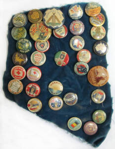 BADGES: Collection of WW1 Patriotic badges (c70); plus range of military buttons (12) and other oddments in small box.