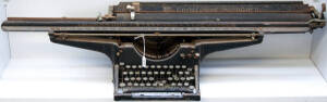 Underwood "Standard", Vintage typewriter with broad sheet carriage. Poor condition but rare.