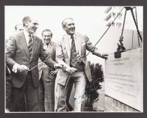 MALCOLM FRASER (Australian Prime Minister) pen signature on photograph circa 1982; together with signed letter January 28th 1969 on Government letterhead whilst Fraser was Minister of Education and Science&nbsp;