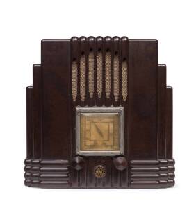 The Fisk A.W.A Radiolette brown bakelite Empire State mantel radio with back 