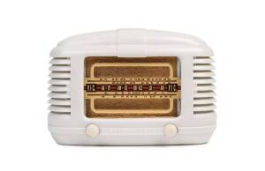 Astor Mickey white bakelite mantel radio