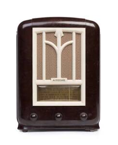 Airzone Radio Star brown bakelite radio with cream grill