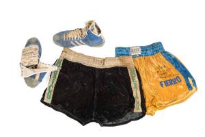 BOXING COLLECTION, ex Jack Ryder, noted range signed T-shirts including Randy Stevens (2), Eddie Cotton, Monty Bethan, George Benton; boxing gloves (8) including gloves signed Evander Holyfield & Bobby Stininato; 1975 Bunny Johnson signed boxing boots & T
