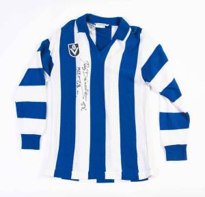 RAY DAVIES (North Melbourne), signature "Ray Davies, 1965-68" on North Melbourne jumper.