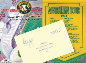 1994 AUSTRALIAN RL TOUR TO GB & FRANCE, group with pennant, card with 29 signatures & programmes for 1st, 2nd & 3rd Tests GB v Australia; plus programmes 1992 World Cup Final - Australia v GB & 1995 World Cup Final - England v Australia. (7 items).