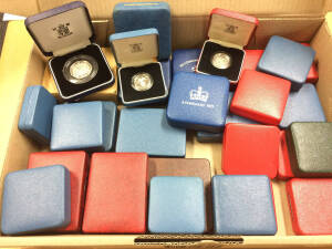 QEII: Silver cased Proofs with 5p 1990 'Small & Large Two Coin Set' x2 and Peidfort single; 10p&Acirc;&nbsp;'Small & Large' 1992 x2; 50p 1992;&Acirc;&nbsp;&Acirc;&pound;1 1983, 1984 x2, 1985-88, & 1989 x2, Peidfort 1984, 1985 x2, 1987-88, & 1989 x2;&Acirc;&nbsp;&Acirc;&pound;2 'Two Coin Set' 1986 x2 & 1989, Pie