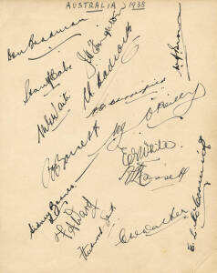 1938 AUSTRALIAN TEAM, autograph page with 16 signatures including Don Bradman, Sidney Barnes (scarce), Lindsay Hassett, Bill Brown, Fleetwood-Smith & Stan McCabe; together with team photograph (25x20cm). VG condition.