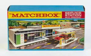 MATCHBOX: Vintage 1970s Service Station with Forecourt (MG-1) Comprising of 1 Garage, 1 Forecourt, 1 Forecourt Pump, 1 Forecourt Sign. Mint in original cardboard packaging with original labels and play mat.
