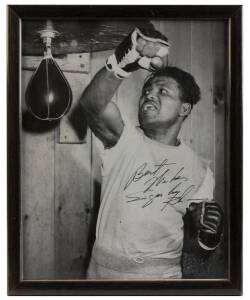 SUGAR RAY ROBINSON, signed photograph, window mounted, framed & glazed, overall 22x27cm.