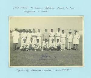 1954 Pakistan team to England, autograph page with 15 signatures including A.H.Kardar (captain), Maqsood Ahmed & Imtiaz Ahmed.