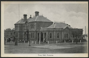 Victoria: Footscray: ‘Town Hall, Footscray’ postcard (Semco series) showing the Old Town Hall on Napier Street (demolished in 1935 and replaced by New Town Hall 1936), unused, fine condition.
