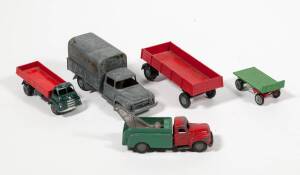 MICRO MODELS (Australia): Group of unboxed models including Trailer (Red); Bedford Truck (Green and Red); and International Wreck Truck. Most in good to very good condition. Possible repainting to some. (5 items)