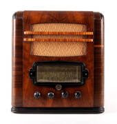 AWA THE FISK&nbsp;RADIOLA: Tombstone timber mantle radio.