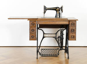 Antique Singer treadle sewing machine circa 1901.