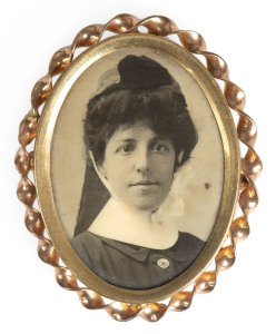 An antique photo portrait brooch set in yellow and rose gold, late 19th century