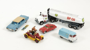CORGI: group of vintage unboxed model vehicles including Citroen DS19 ‘Rallye Monte Carlo’ (323); and, Ford Capri ‘Glow-worm’ Dragster (163); and, Austin Taxi (418). Mixed condition. (45 items)