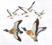 ELISCHER POTTERY Set of 2 flying wall ducks together with a set of 3 seagulls, mid 20th century