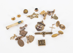 Assorted antique and vintage jewellery including cufflinks, brooches, Manchester Unity fob, tie clip, studs and crucifix, mostly 9ct gold, 47.5 grams total